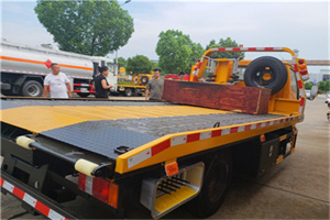 金山屯区附近拖车电话号码服务